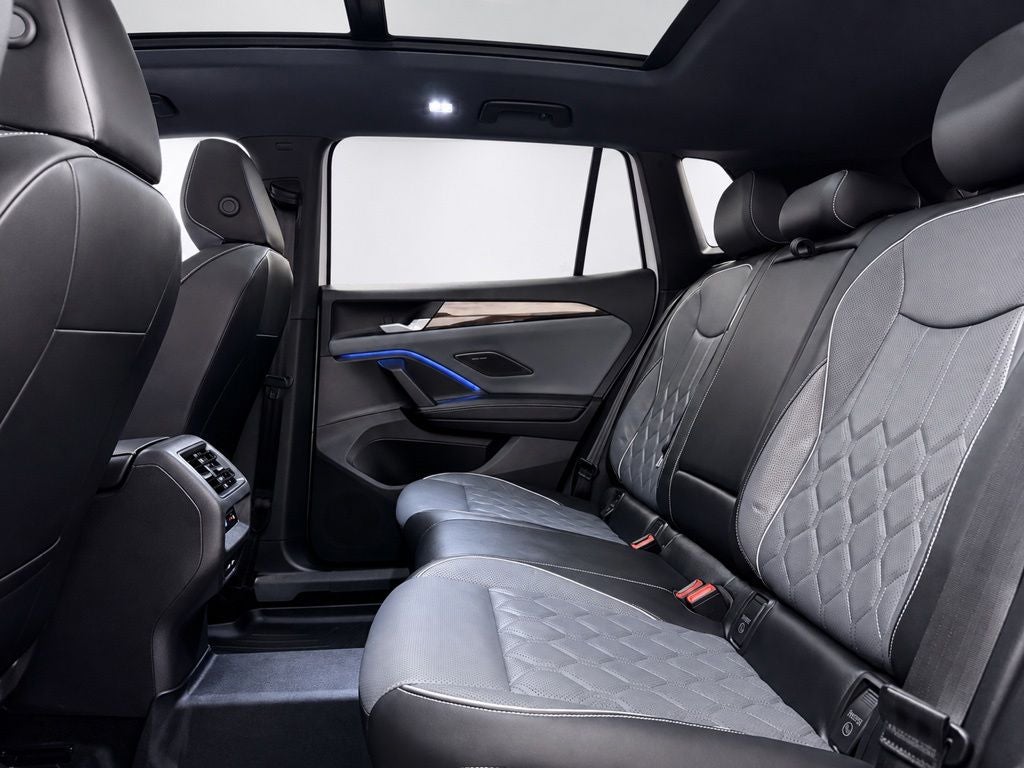 2025 Volkswagen Tiguan 2.0T SEL R-Line