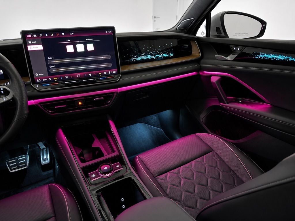 2025 Volkswagen Tiguan 2.0T SEL R-Line