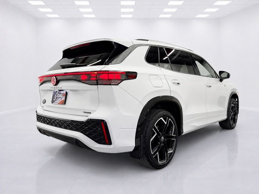 2025 Volkswagen Tiguan 2.0T SEL R-Line