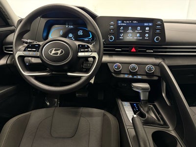 2025 Hyundai Elantra SE