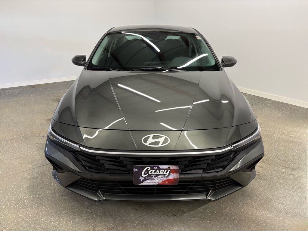 2025 Hyundai Elantra SE