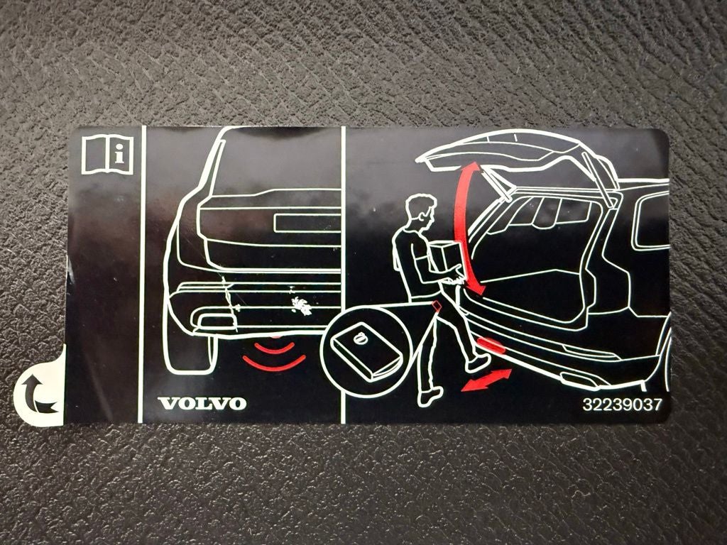 2024 Volvo XC90 Recharge Plug-In Hybrid T8 Core Bright Theme