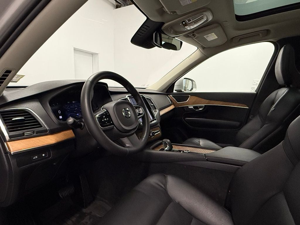 2024 Volvo XC90 Recharge Plug-In Hybrid T8 Core Bright Theme