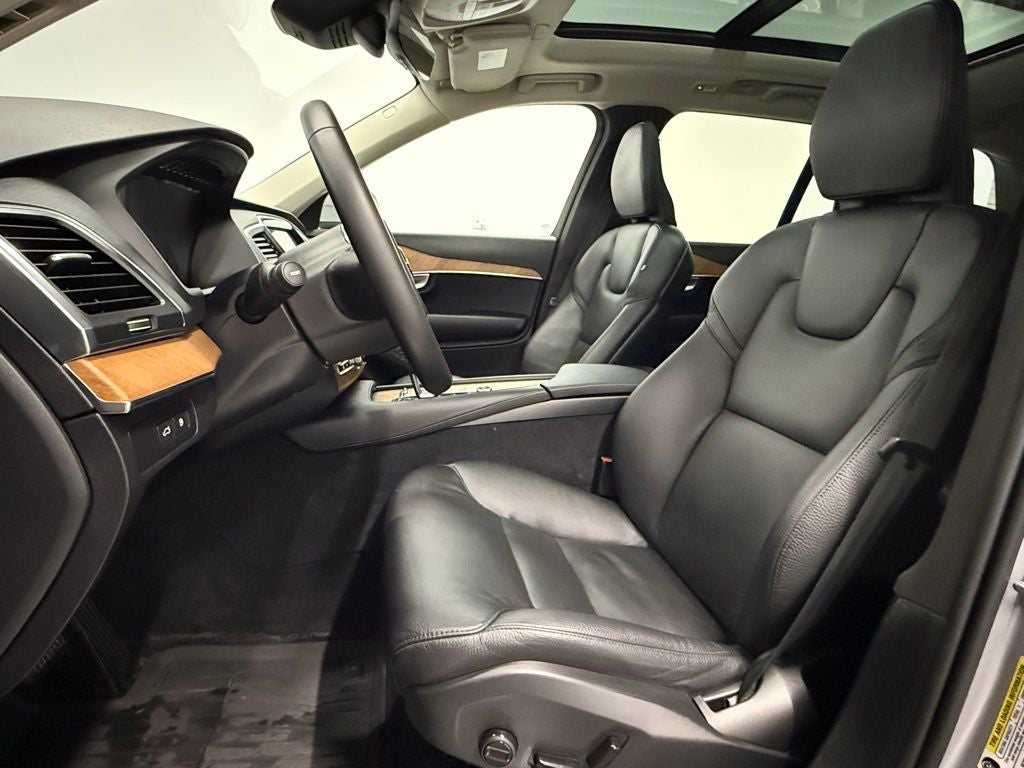 2024 Volvo XC90 Recharge Plug-In Hybrid T8 Core Bright Theme