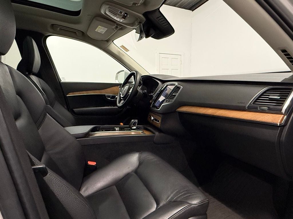 2024 Volvo XC90 Recharge Plug-In Hybrid T8 Core Bright Theme