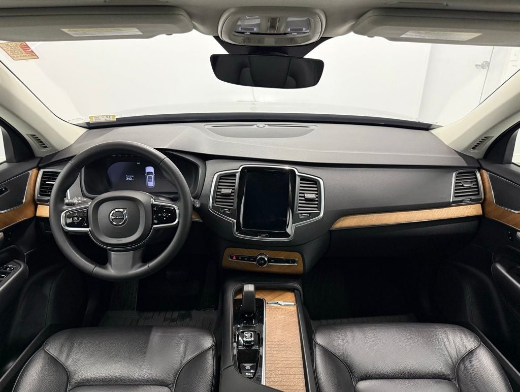 2024 Volvo XC90 Recharge Plug-In Hybrid T8 Core Bright Theme