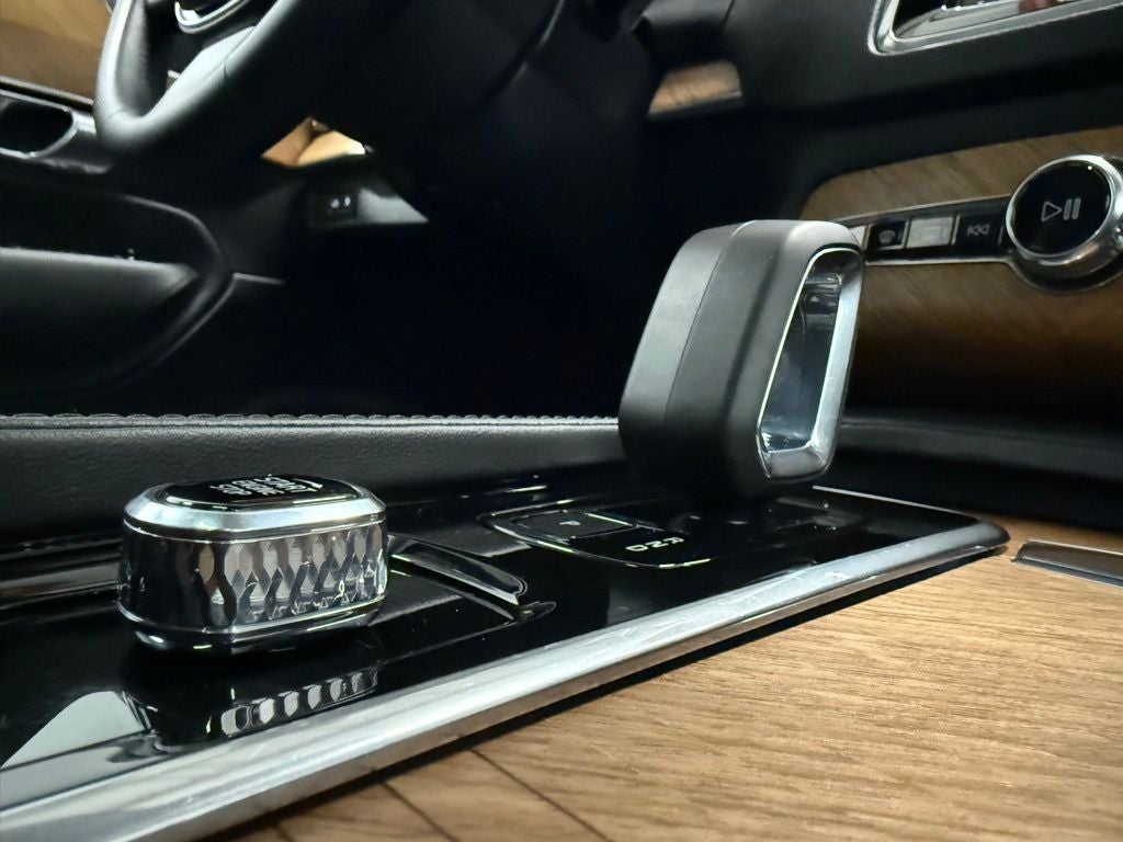 2024 Volvo XC90 Recharge Plug-In Hybrid T8 Core Bright Theme