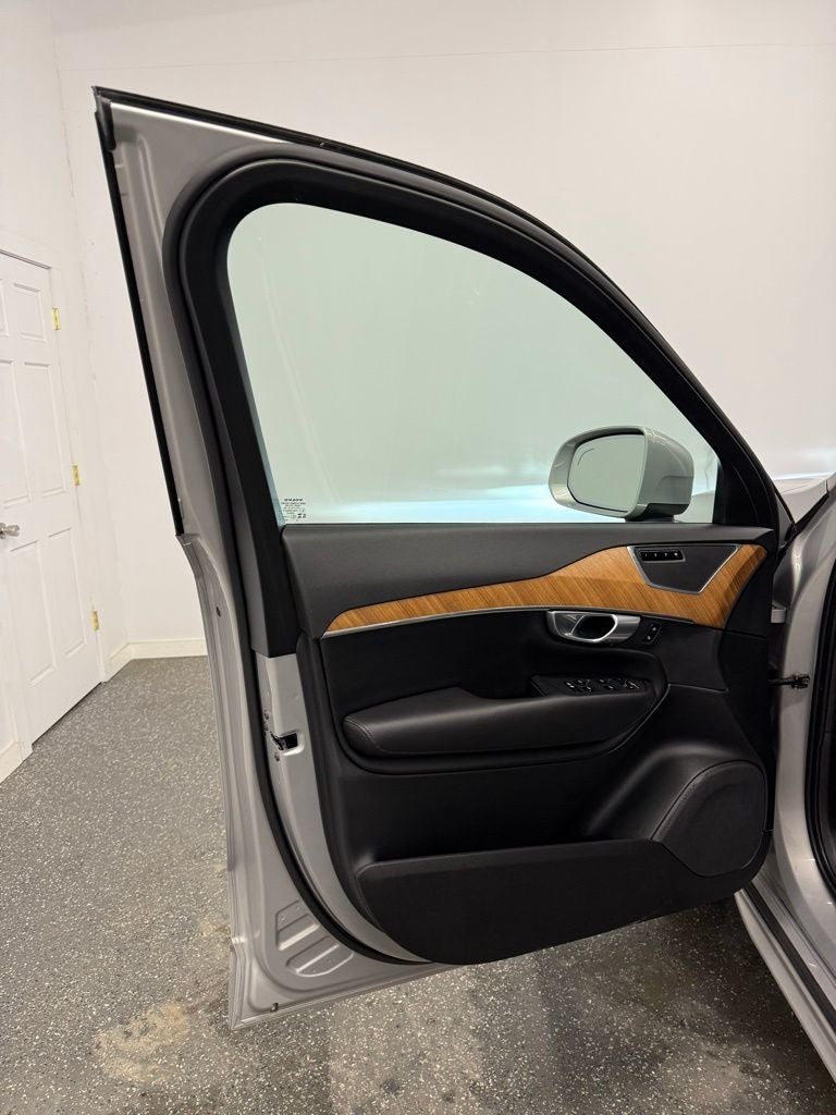 2024 Volvo XC90 Recharge Plug-In Hybrid T8 Core Bright Theme